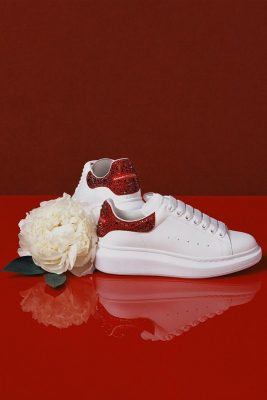 https___hypebeast.com_wp-content_blogs.dir_6_files_2022_01_alexander-mcqueen-lunar-new-year-collection-1 https___hypebeast.com_wp-content_blogs.dir_6_files_2022_01_alexander-mcqueen-lunar-new-year-collection-1